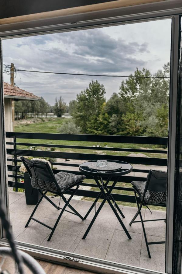 Sunrise Riverside House Celarevo Exterior foto